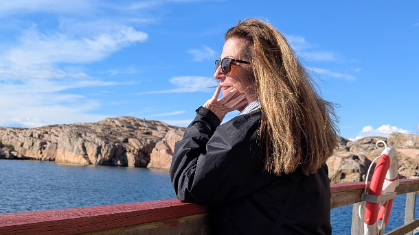 Cropped about me image vskoq