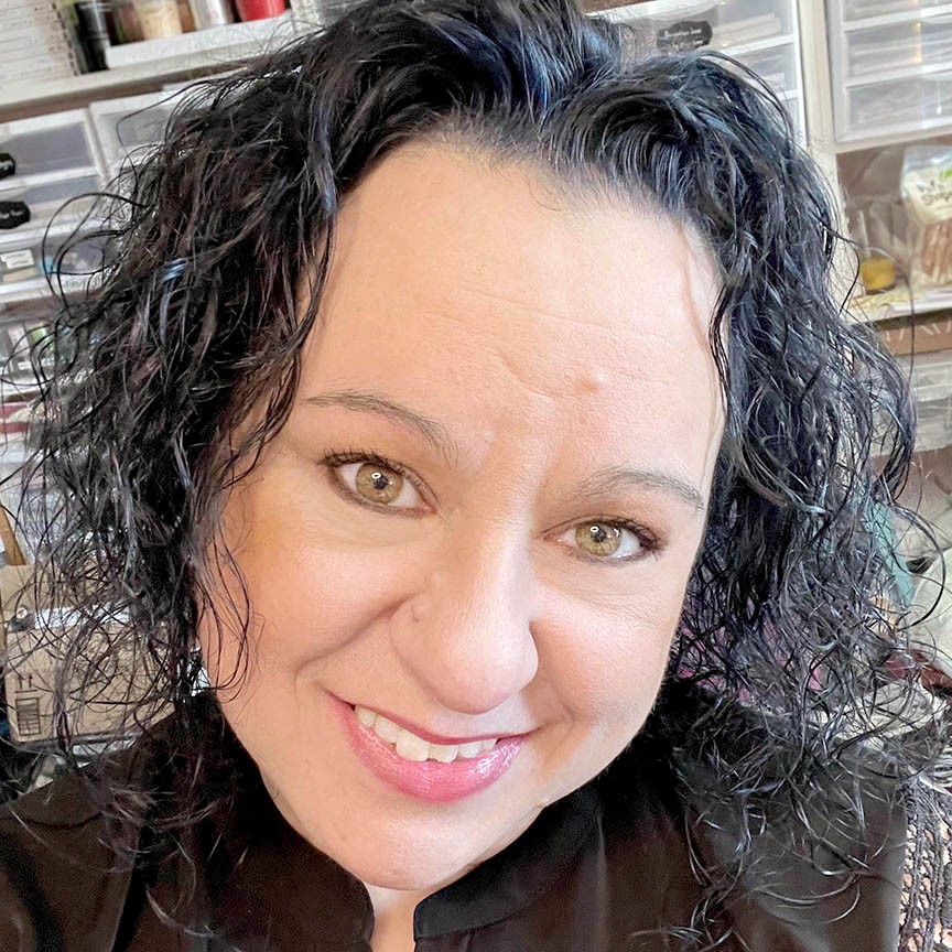 Krista profile pic before short hair