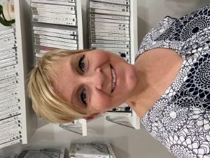 225x300 su head shot