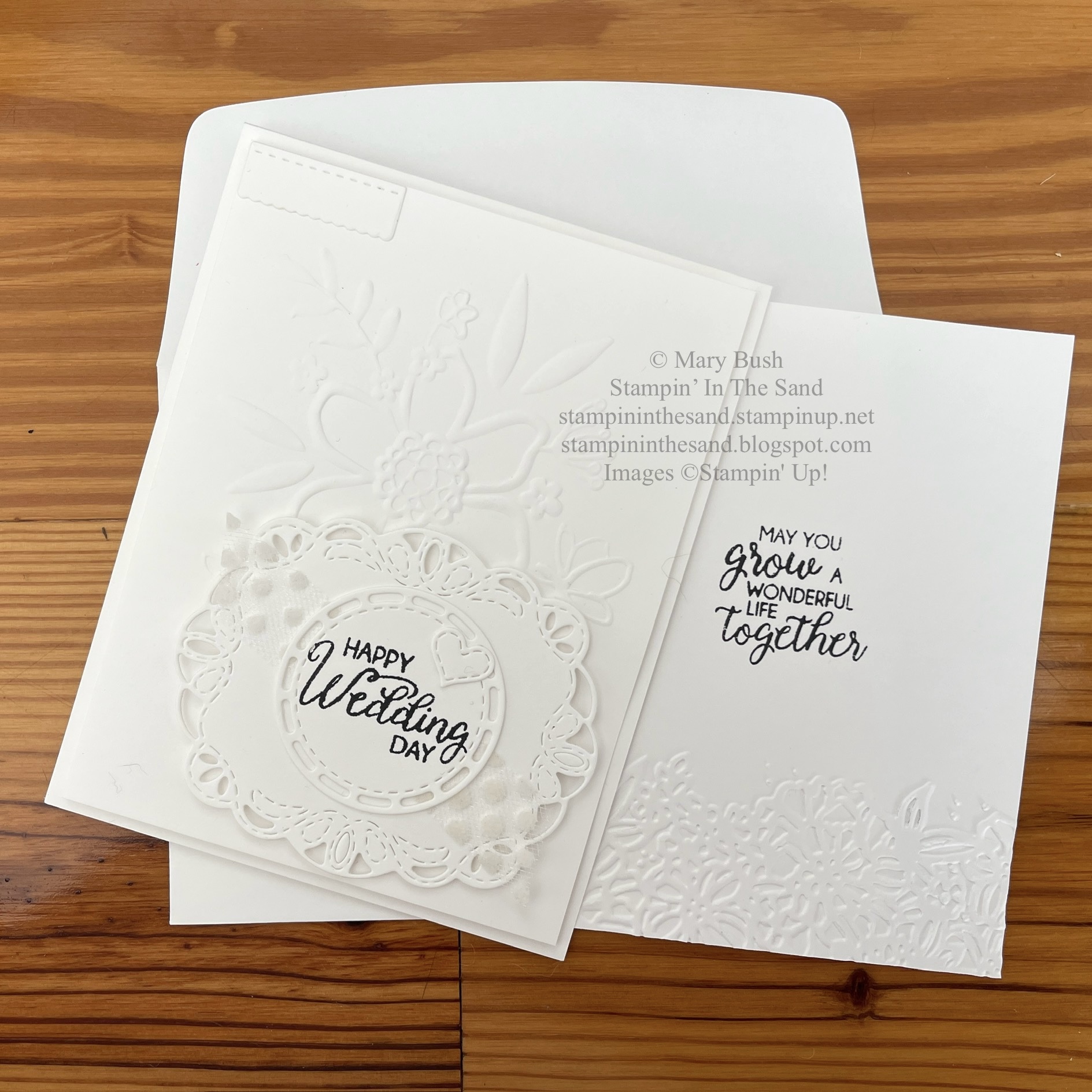 Beautifulbouquetwhiteonwhiteweddingcardmbush