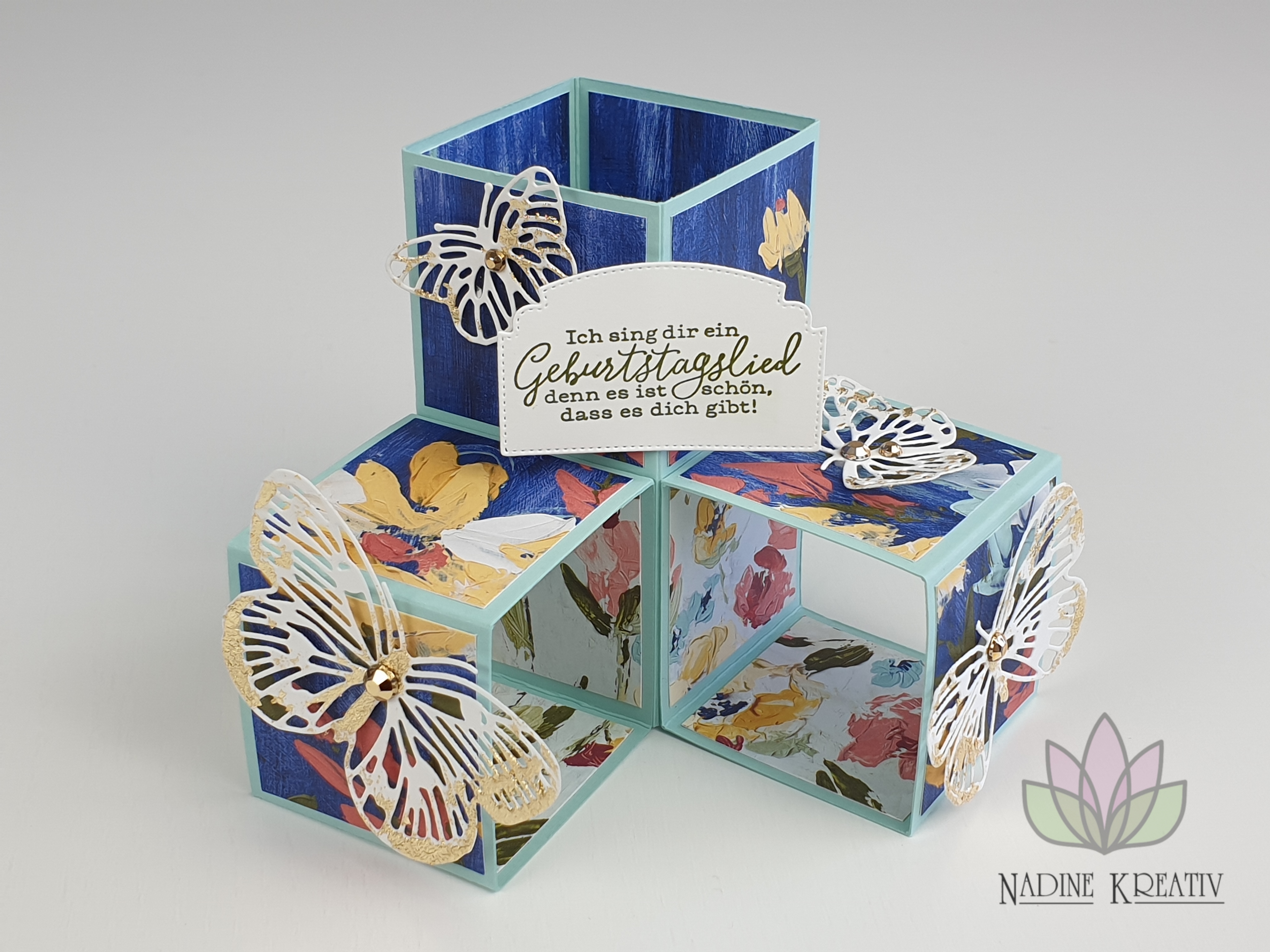 Triple popup cube card 01