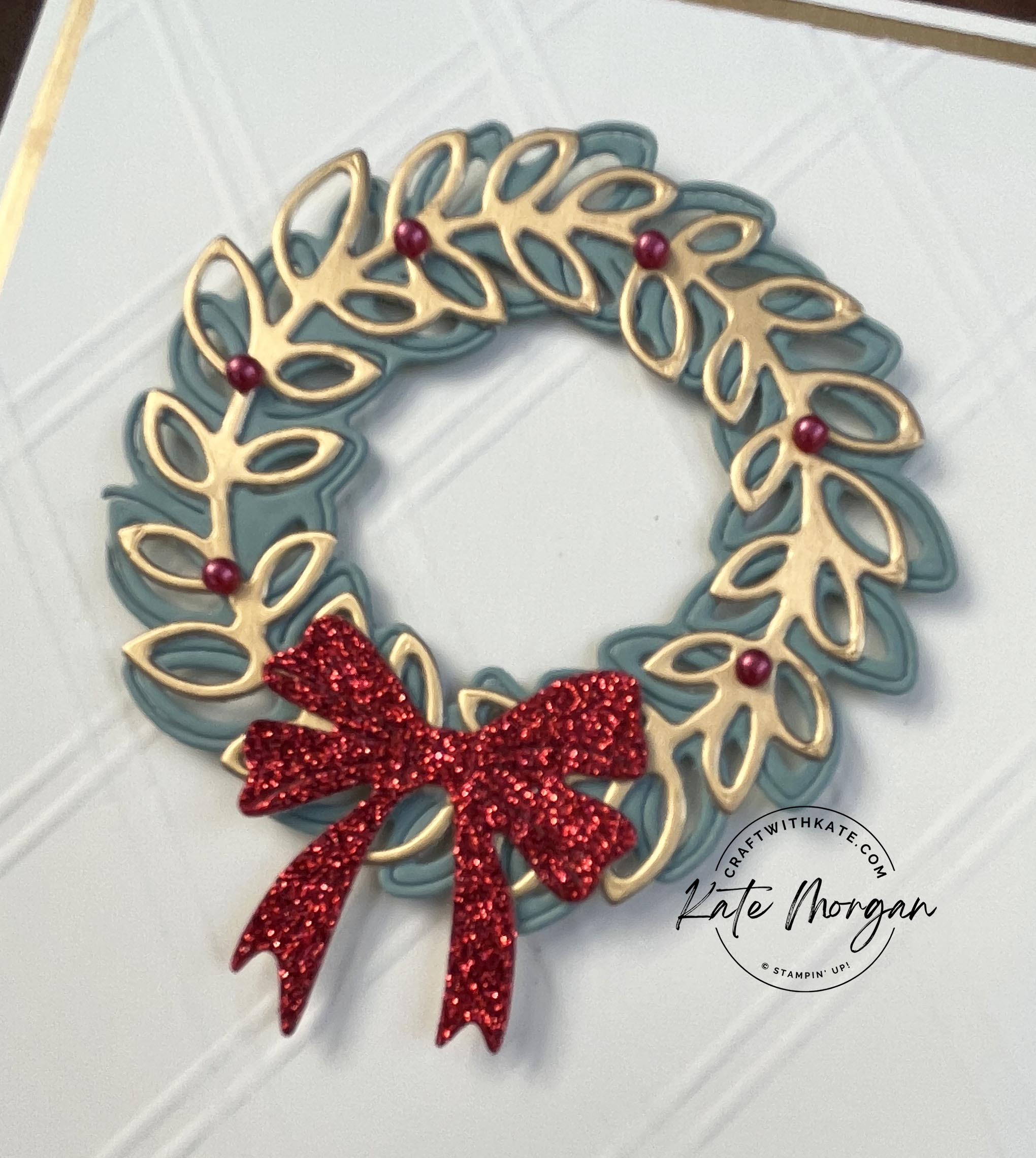Cottage wreaths with scored diamond background christmas card by kate morgan  stampin  up australia 2022 close up.