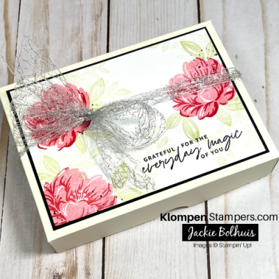 How to make a box to hold note cards  1 