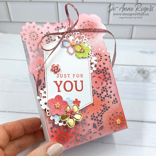 Make a stunning gift bag 5